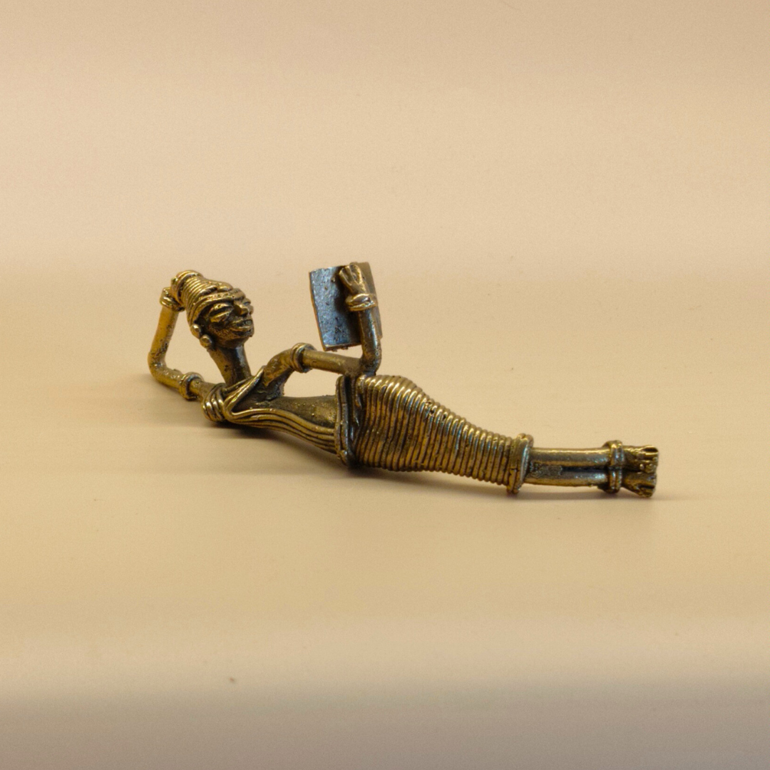 Dhokra Woman Reading